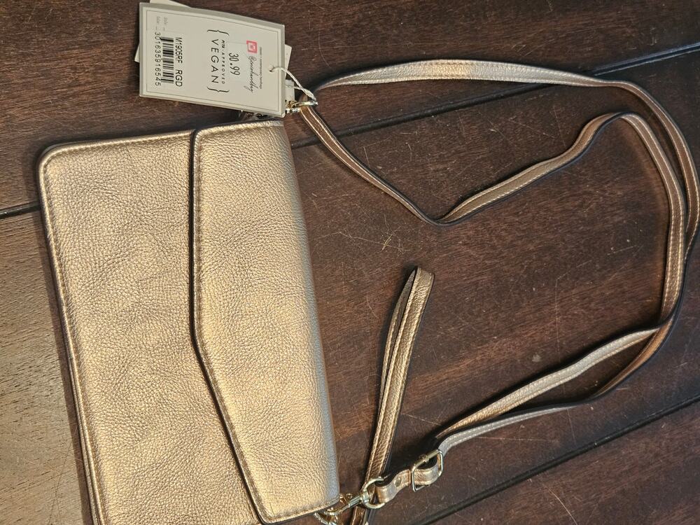 NWT Jen and Co Crossbody RFID Protected Purse Wallet Gold